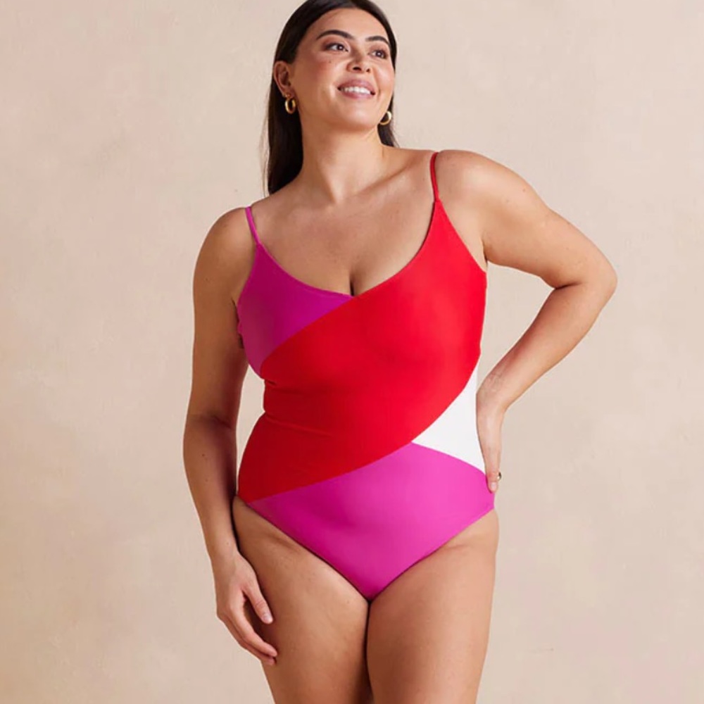 The Long Torso Marina - Lava & Hibiscus & White Sand